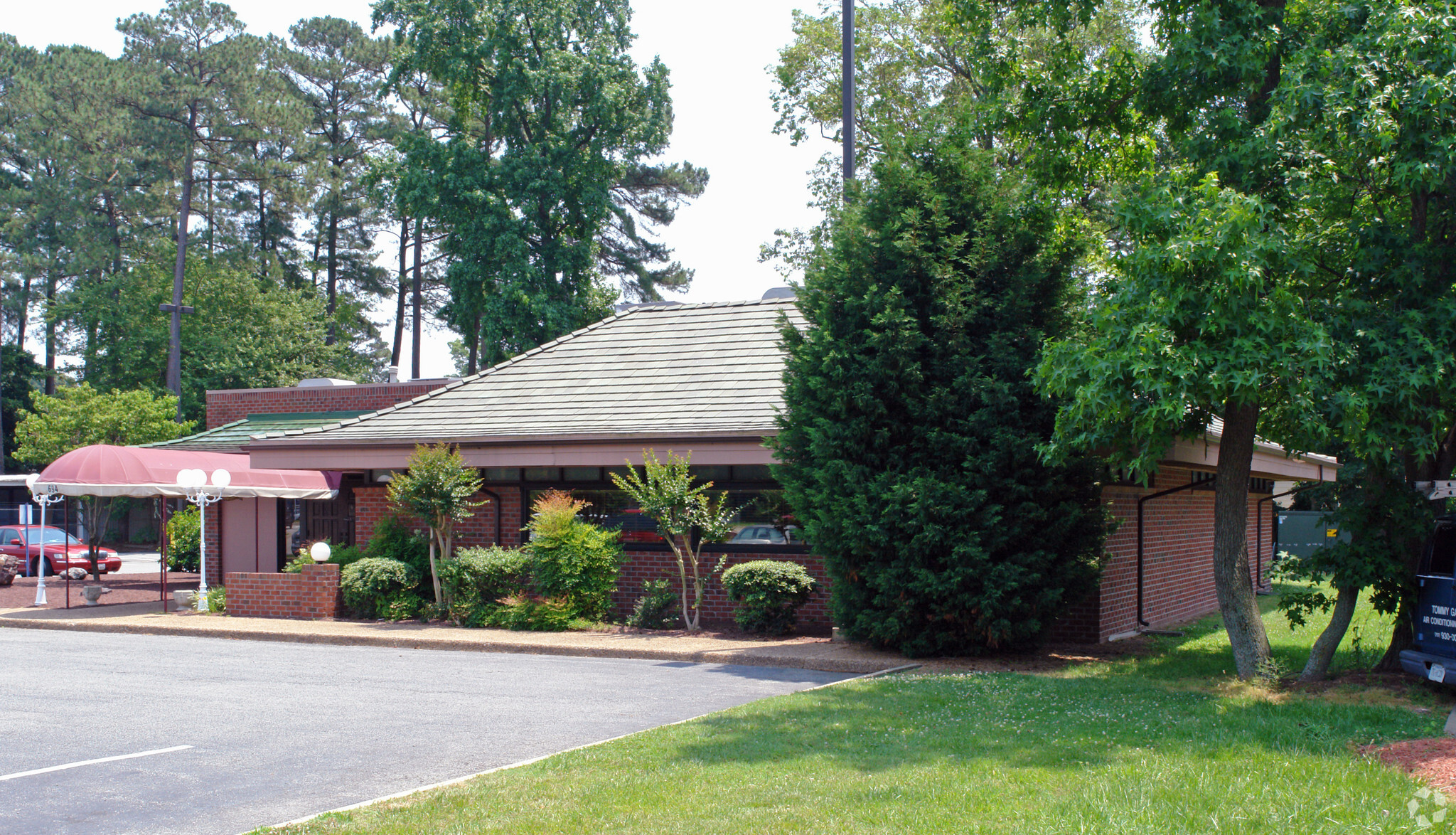 694 J Clyde Morris Blvd, Newport News, VA for sale Building Photo- Image 1 of 1