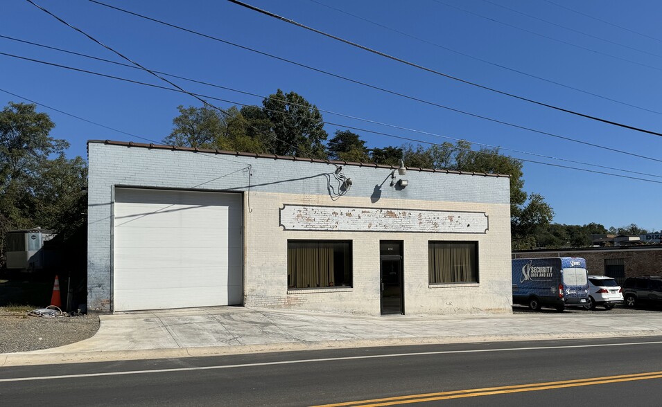 2213 Patterson Ave SW, Roanoke, VA for lease - Building Photo - Image 1 of 5