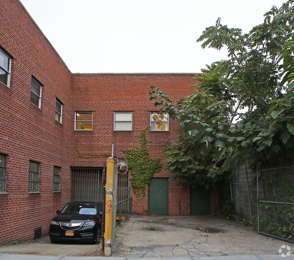 1144 Utica Ave, Brooklyn, NY 11203