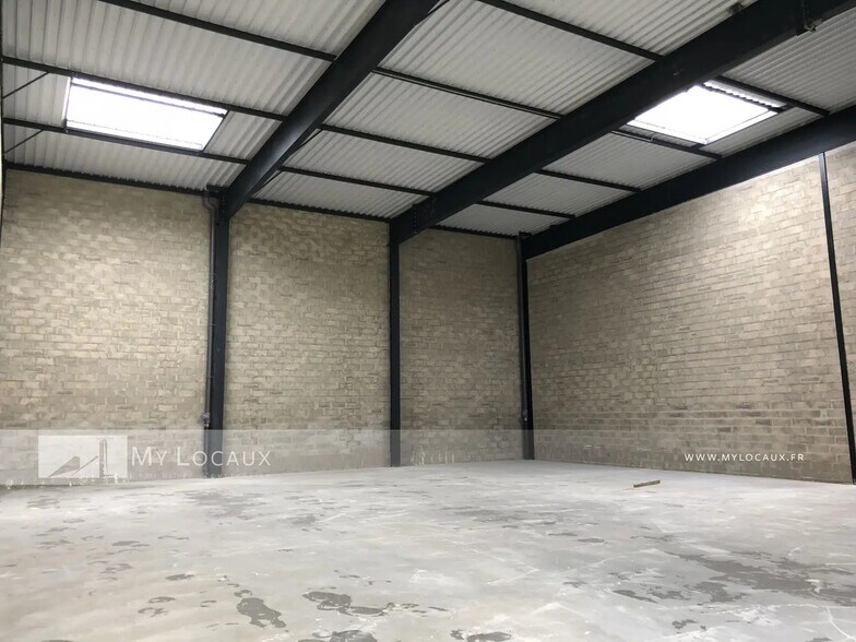 Industrial in Gennevilliers for lease - Interior Photo - Image 2 of 5