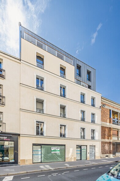 Retail in Paris for lease - Building Photo - Image 2 of 2