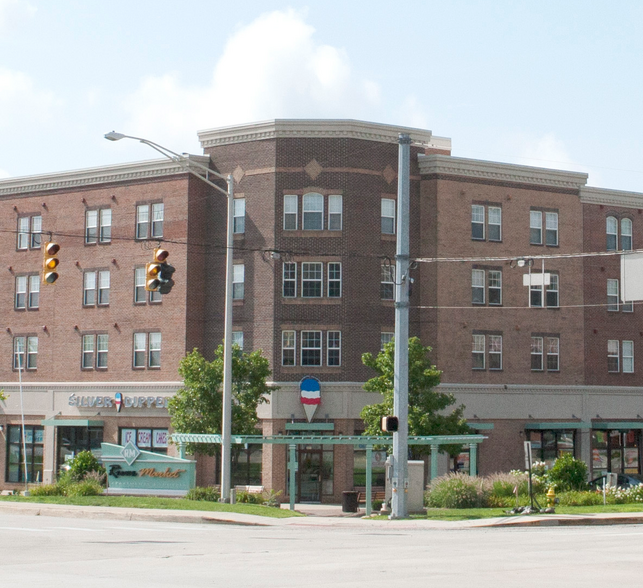 221 E State St, West Lafayette, IN for lease - Building Photo - Image 1 of 1