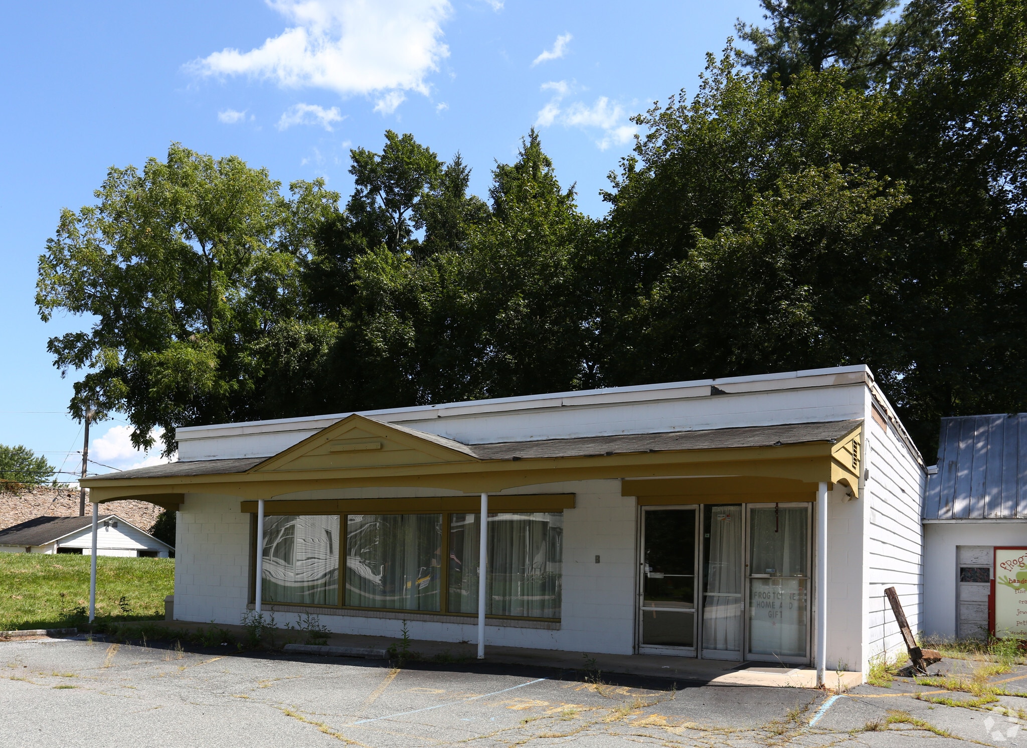 1990 Ridge Rd, Pottstown, PA for lease Primary Photo- Image 1 of 4