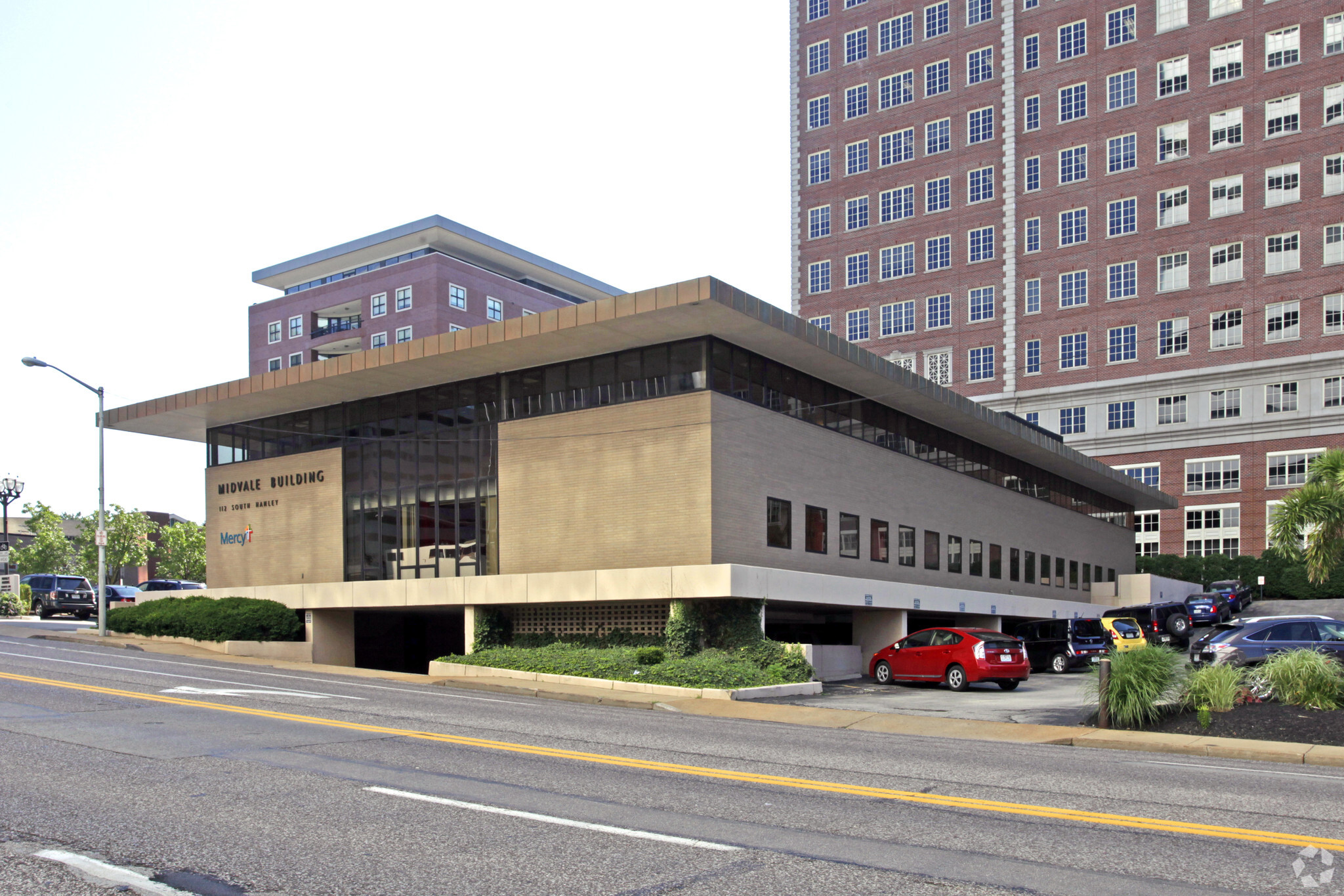 112 S Hanley Rd, Clayton, MO for lease Building Photo- Image 1 of 3