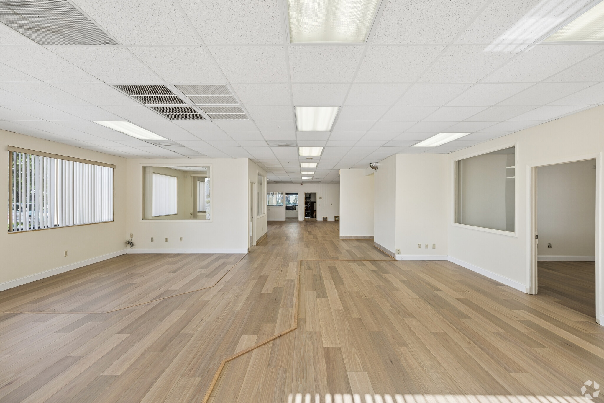 5991 Anglers Ave, Fort Lauderdale, FL for lease Lobby- Image 1 of 16