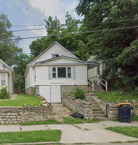 Historic Northeast KCMO Rental Portfolio portfolio of 11 properties for sale on LoopNet.com - Building Photo - Image 3 of 12