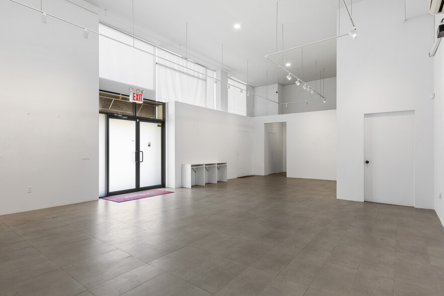 3288 48th St, Astoria, NY for lease - Building Photo - Image 3 of 4