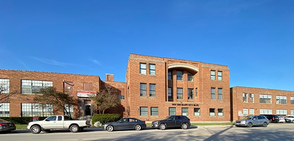 366-368 Bluff City Blvd, Elgin, IL for lease - Building Photo - Image 2 of 26