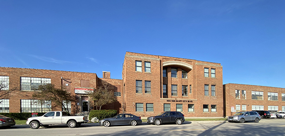 366-368 Bluff City Blvd, Elgin, IL for lease - Building Photo - Image 3 of 26