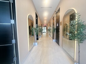 7225 Melrose Ave, Los Angeles CA - Loft