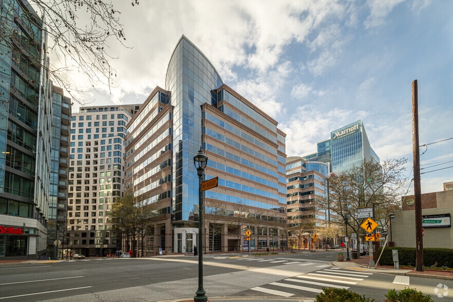 7600 Wisconsin Ave, Bethesda, MD for lease - Primary Photo - Image 1 of 15