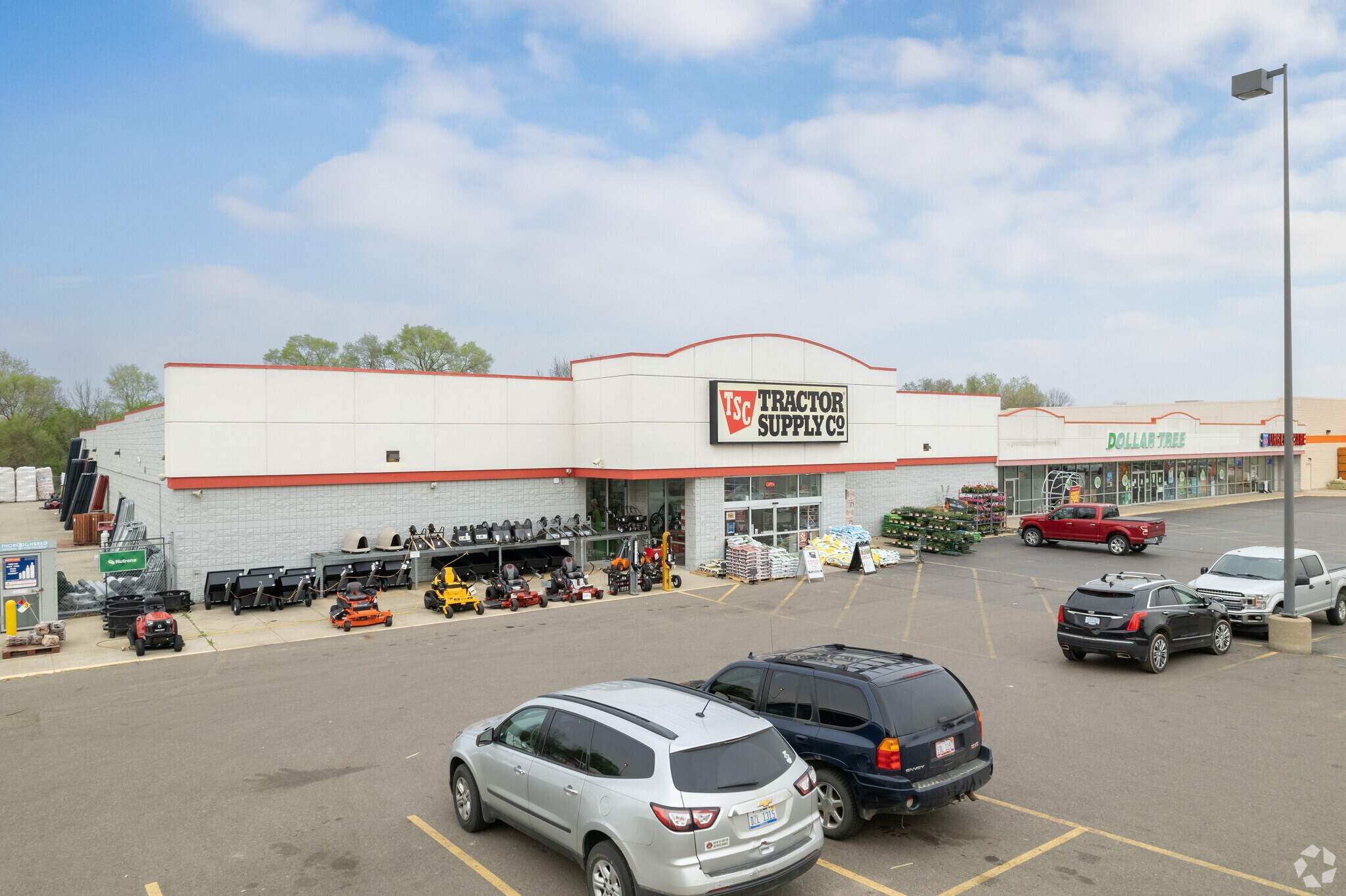 1221 M-89 Hwy, Plainwell, MI for sale Primary Photo- Image 1 of 1