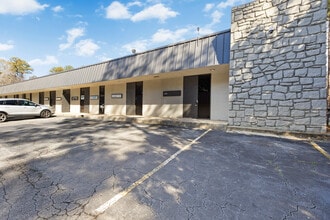 2945 Stone Hogan Connector Rd, Atlanta, GA for lease Building Photo- Image 2 of 11