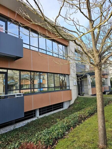 Office in Rennes for lease - Building Photo - Image 2 of 11