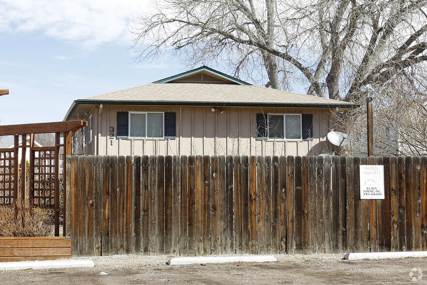 321 Bonnie Ct, Colorado Springs, CO for sale - Building Photo - Image 2 of 4