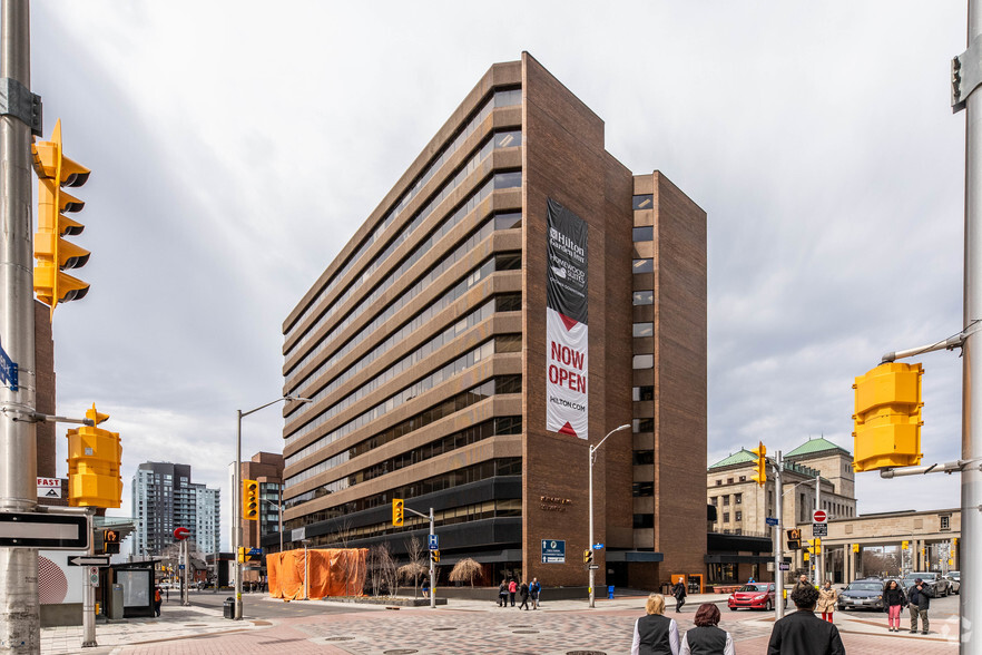 350 Sparks St, Ottawa, ON for lease - Building Photo - Image 2 of 2