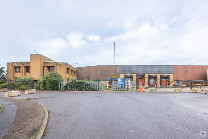 Cavalry Hill Industrial Park, Northampton for lease - Primary Photo - Image 1 of 4