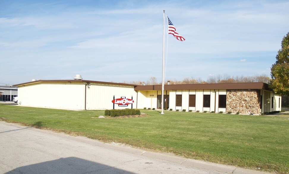 16825 Chicago Ave, Lansing, IL for sale - Building Photo - Image 1 of 1