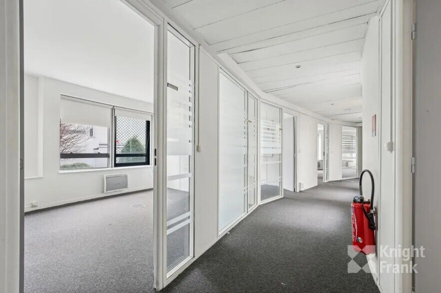 6-6 Rue Laferrière, Paris for lease - Building Photo - Image 3 of 10