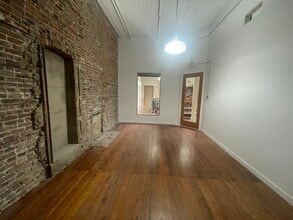 2215 Strand St, Galveston, TX for lease Interior Photo- Image 2 of 3