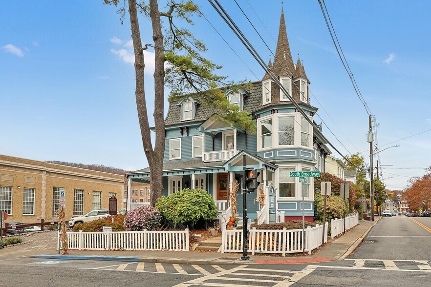 46 S Broadway, Nyack, NY for sale - Building Photo - Image 2 of 30