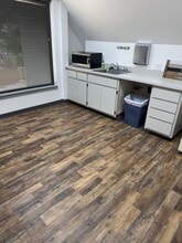 6130 Freeport Blvd, Sacramento, CA for lease Interior Photo- Image 2 of 3