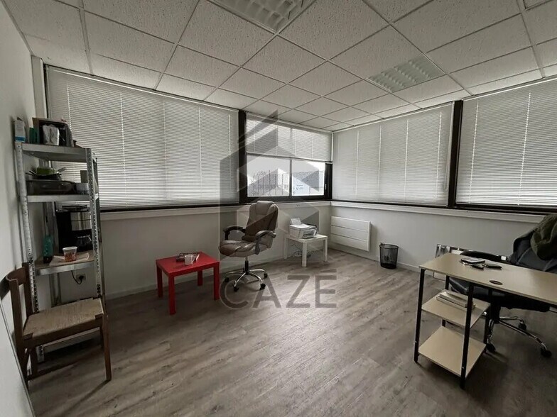 Office in Mérignac for lease - Interior Photo - Image 1 of 3