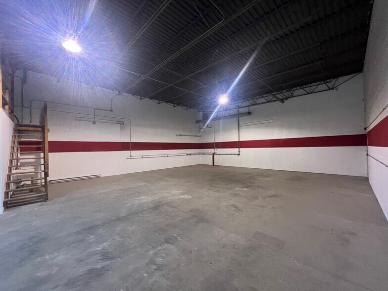 5 Windemere Ct, Speonk, NY for sale - Building Photo - Image 1 of 1