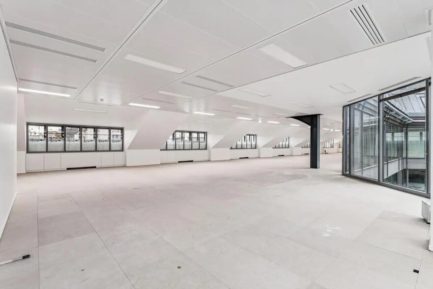 16-18 Rue Du Quatre Septembre, Paris for lease - Interior Photo - Image 2 of 14