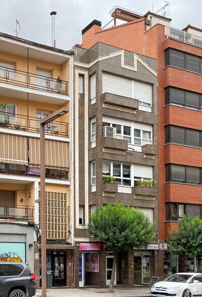 Calle Virgen del Amparo, 10, Guadalajara, Guadalajara for lease - Building Photo - Image 1 of 1