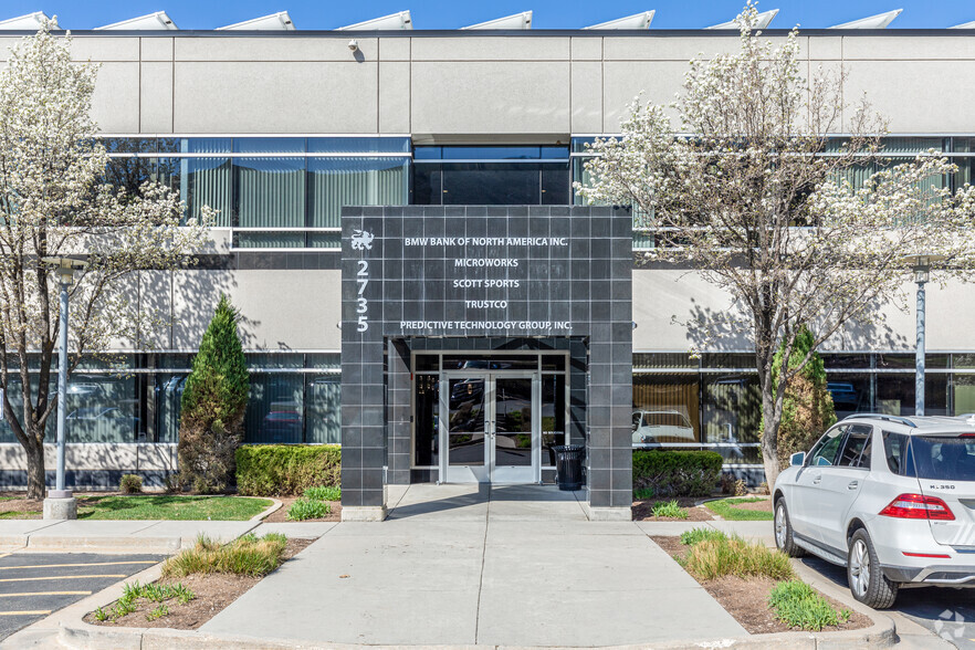 2725-2735 E Parleys Way, Salt Lake City, UT for lease - Building Photo - Image 3 of 5