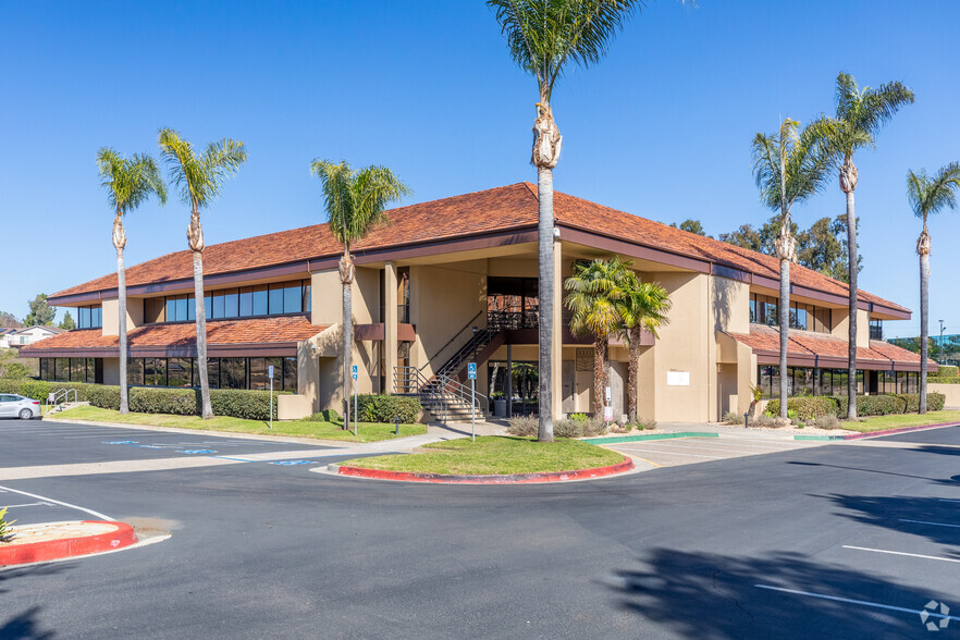 6390 Greenwich Dr, San Diego, CA for lease - Primary Photo - Image 1 of 31