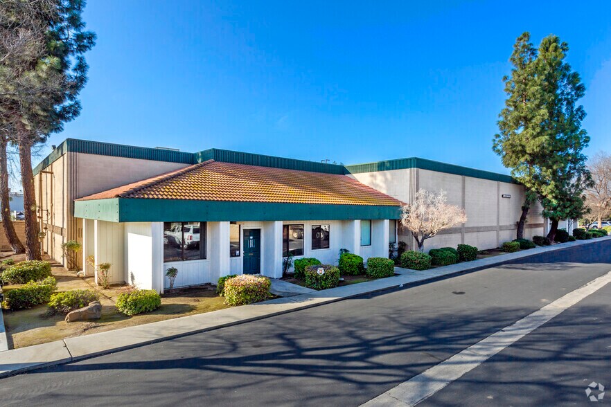 5746 E Shields Ave, Fresno, CA for sale - Building Photo - Image 1 of 1