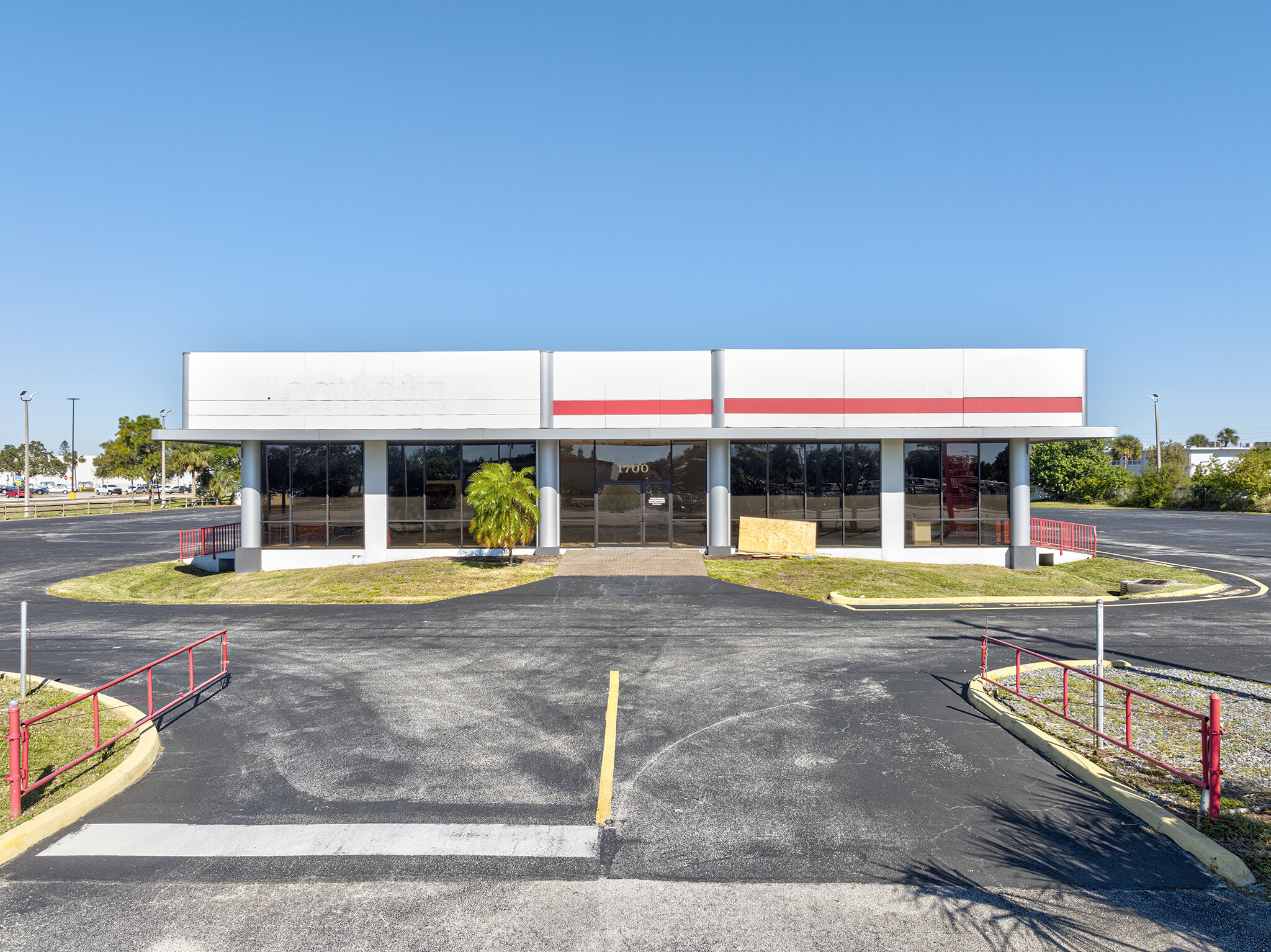 1700 E Merritt Island Cswy, Merritt Island, FL for lease Building Photo- Image 1 of 17