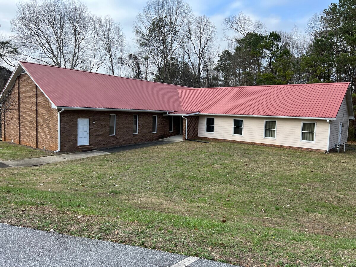 2017 E Cherokee Dr, Woodstock, GA 30188