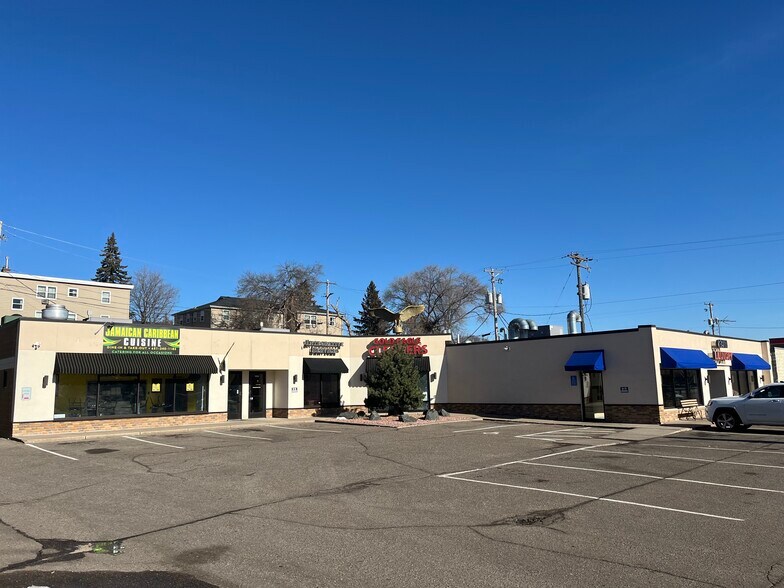 1233 Larpenteur Ave W, Roseville, MN for lease - Building Photo - Image 2 of 6