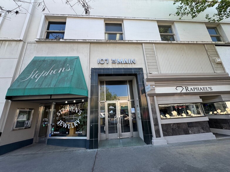101 W Main St, Visalia, CA for sale - Building Photo - Image 2 of 17