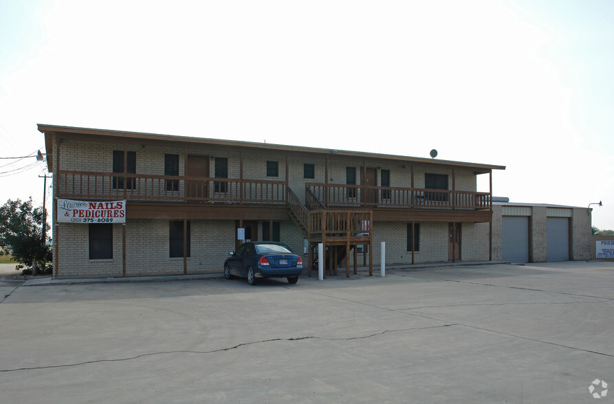 9546 E US Highway 87, San Antonio, TX for lease - Building Photo - Image 3 of 4