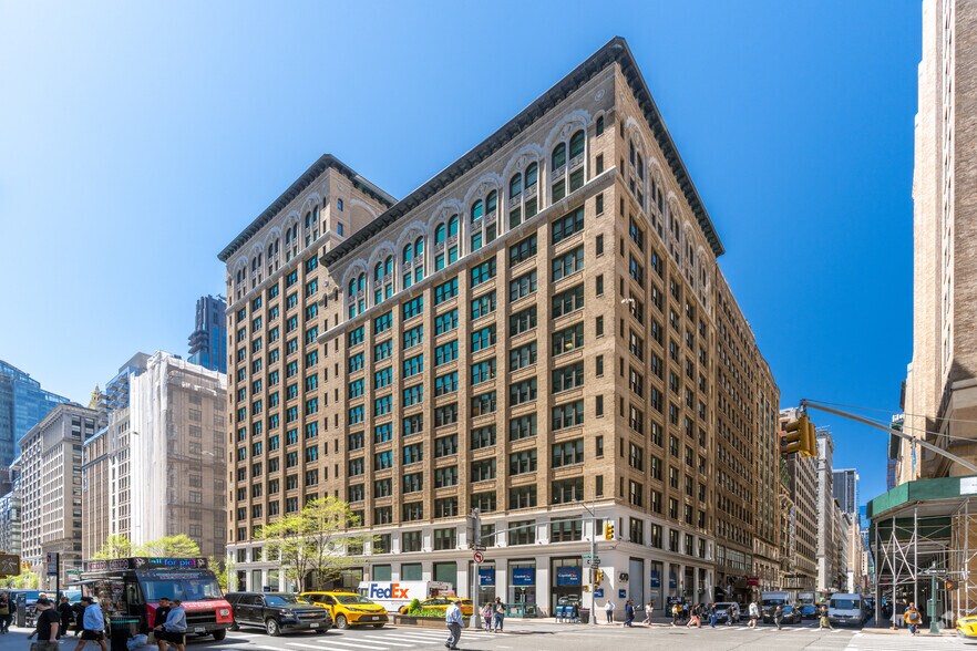 470 Park Ave S, New York, NY for lease - Building Photo - Image 1 of 11
