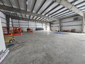 185B S Main St, Newton, NH for lease Interior Photo- Image 2 of 33