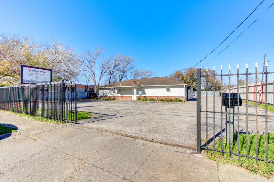 6122 Jessamine St, Bellaire, TX for sale - Building Photo - Image 2 of 7