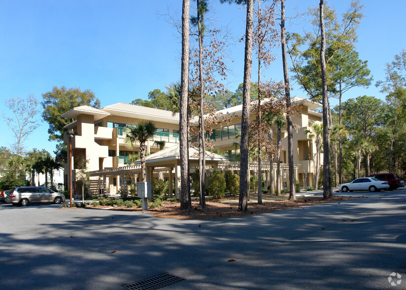 23 N Main St, Hilton Head Island, SC for sale - Building Photo - Image 3 of 17