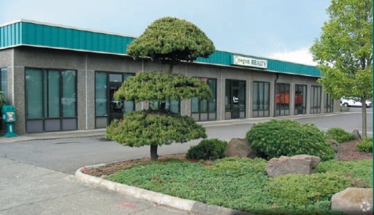 10005 SE Stark St, Portland, OR for lease - Building Photo - Image 2 of 7