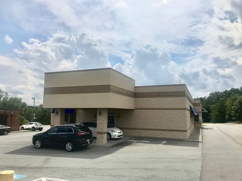1071 N Main St, Walnut Cove, NC for sale - Building Photo - Image 1 of 1