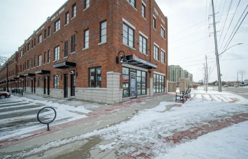 70 Plains Rd W, Burlington, ON for sale Primary Photo- Image 1 of 1