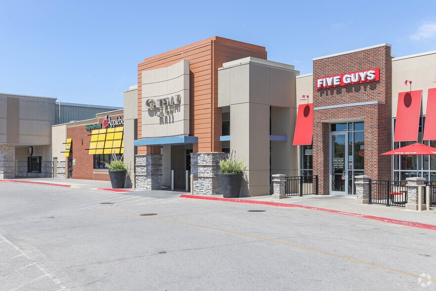 6100 O St, Lincoln, NE for lease - Building Photo - Image 2 of 23