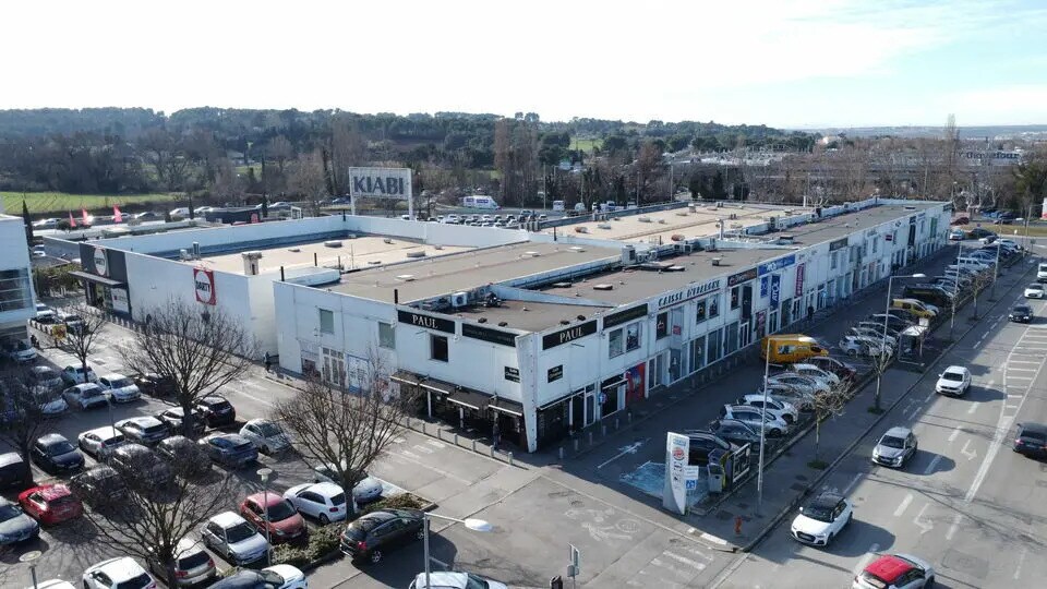 Retail in Aix-en-Provence for lease - Building Photo - Image 2 of 5