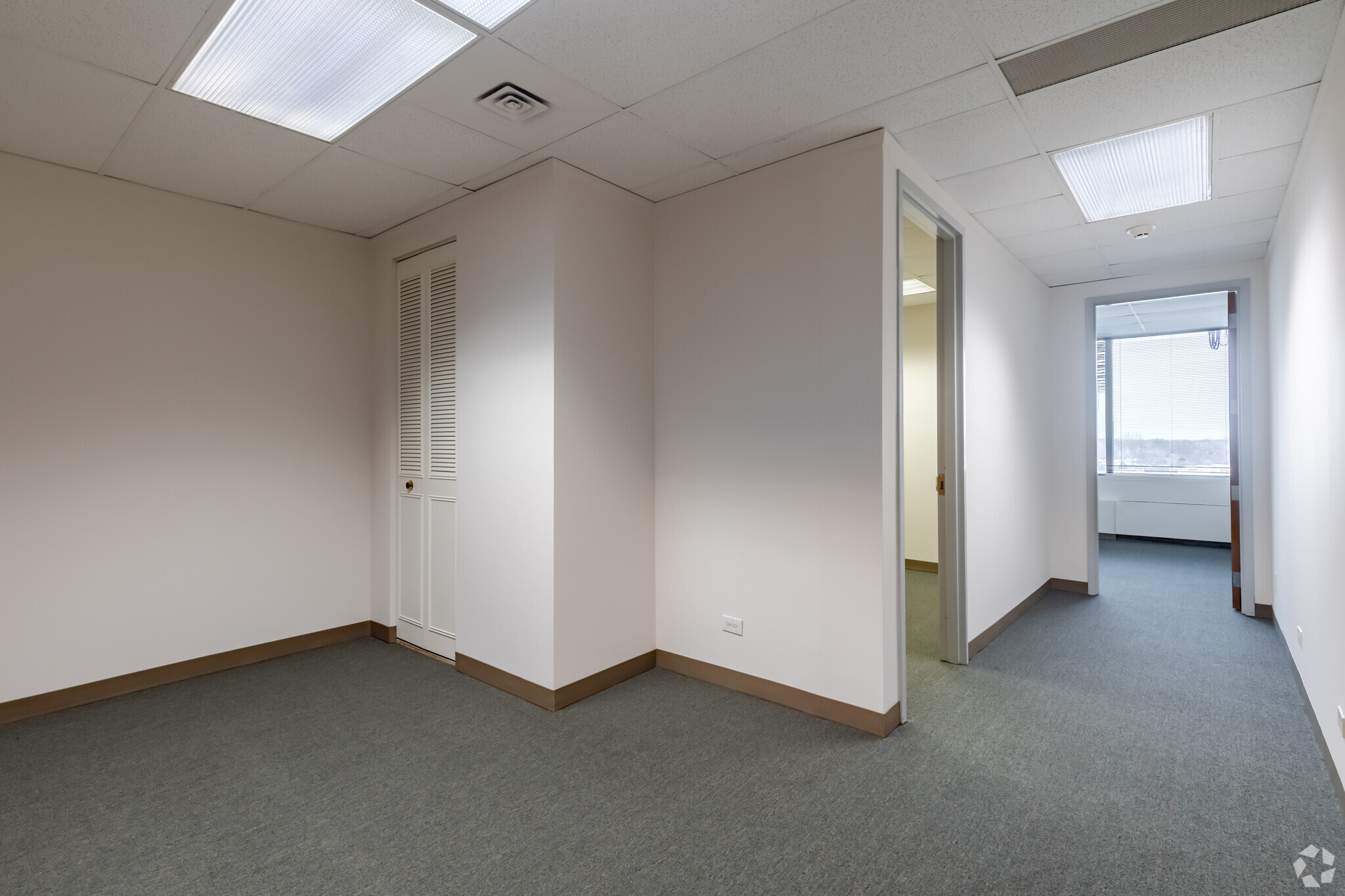 800 E Northwest Hwy, Palatine, IL for lease Interior Photo- Image 1 of 3