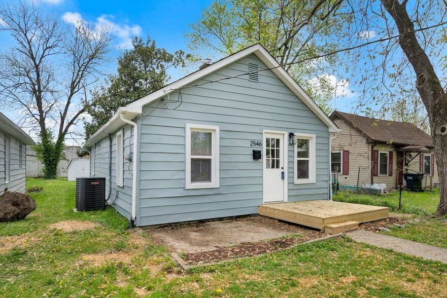 2550 Broadway St, New Albany, IN for sale - Building Photo - Image 2 of 42