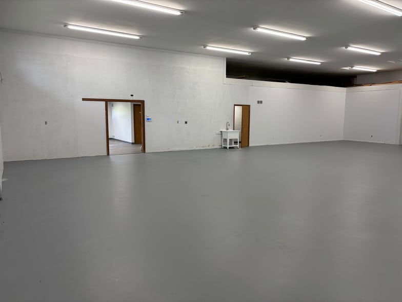 6246-6254 Corporate Center Dr, Dublin, OH for lease - Building Photo - Image 3 of 12